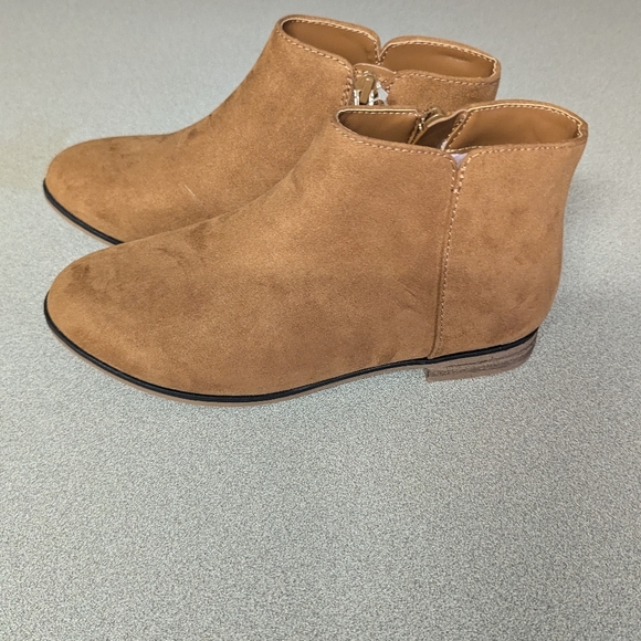 Cat and Jack girl velvet booties color Sz 3 - Picture 2 of 16